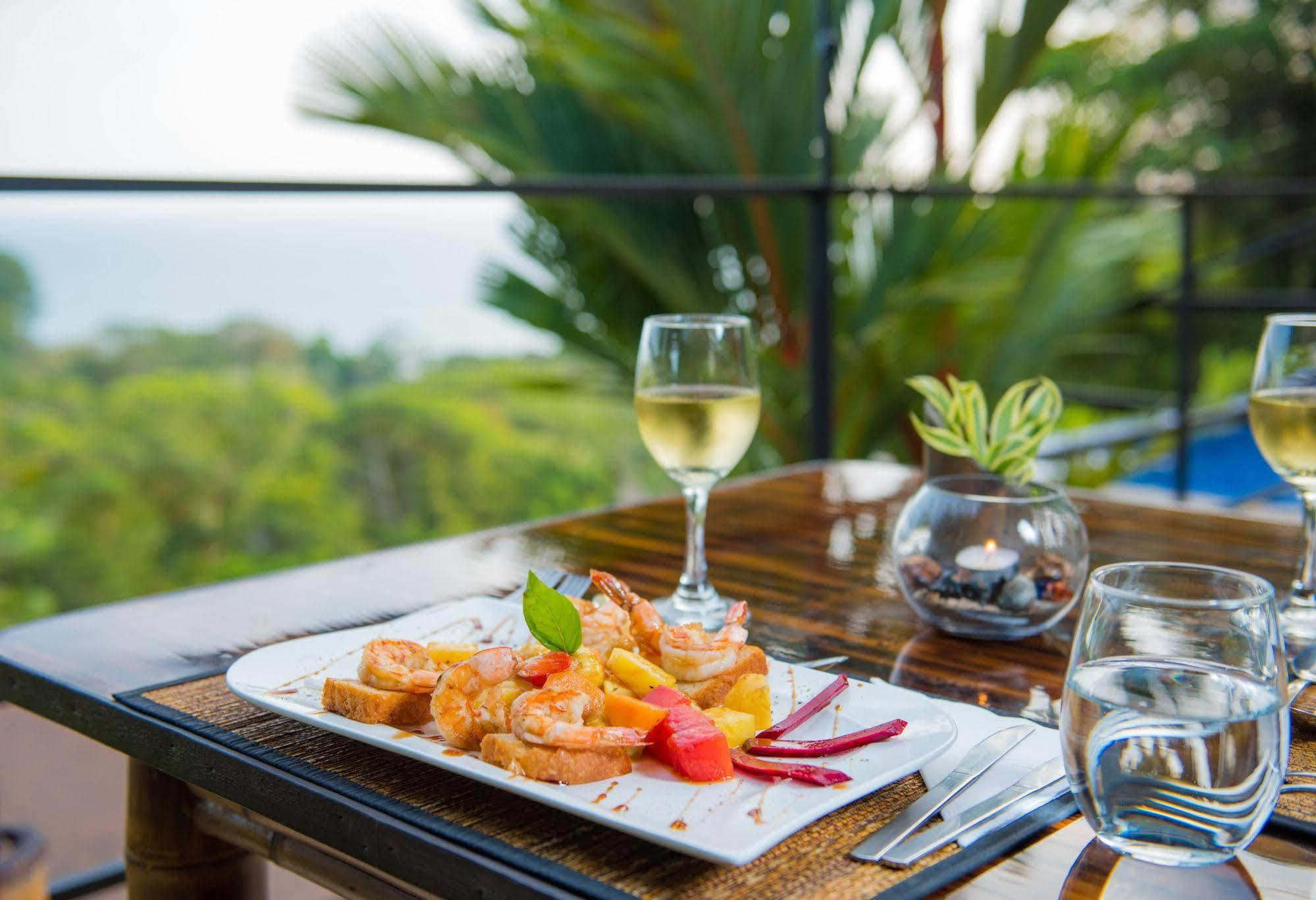 Tiki Villas Rainforest Lodge & Spa 우비타 외부 사진